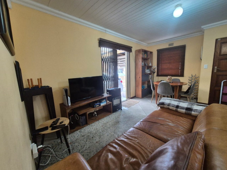 To Let 2 Bedroom Property for Rent in Rondevallei Western Cape